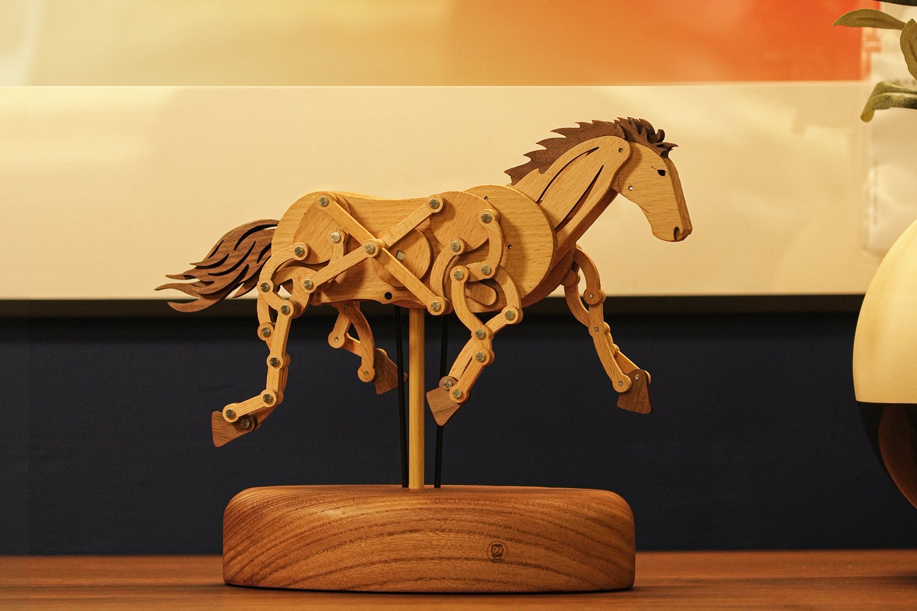 Galloping Wooden Horse by Baigu Uncle with linked wooden motion and running rhythm
