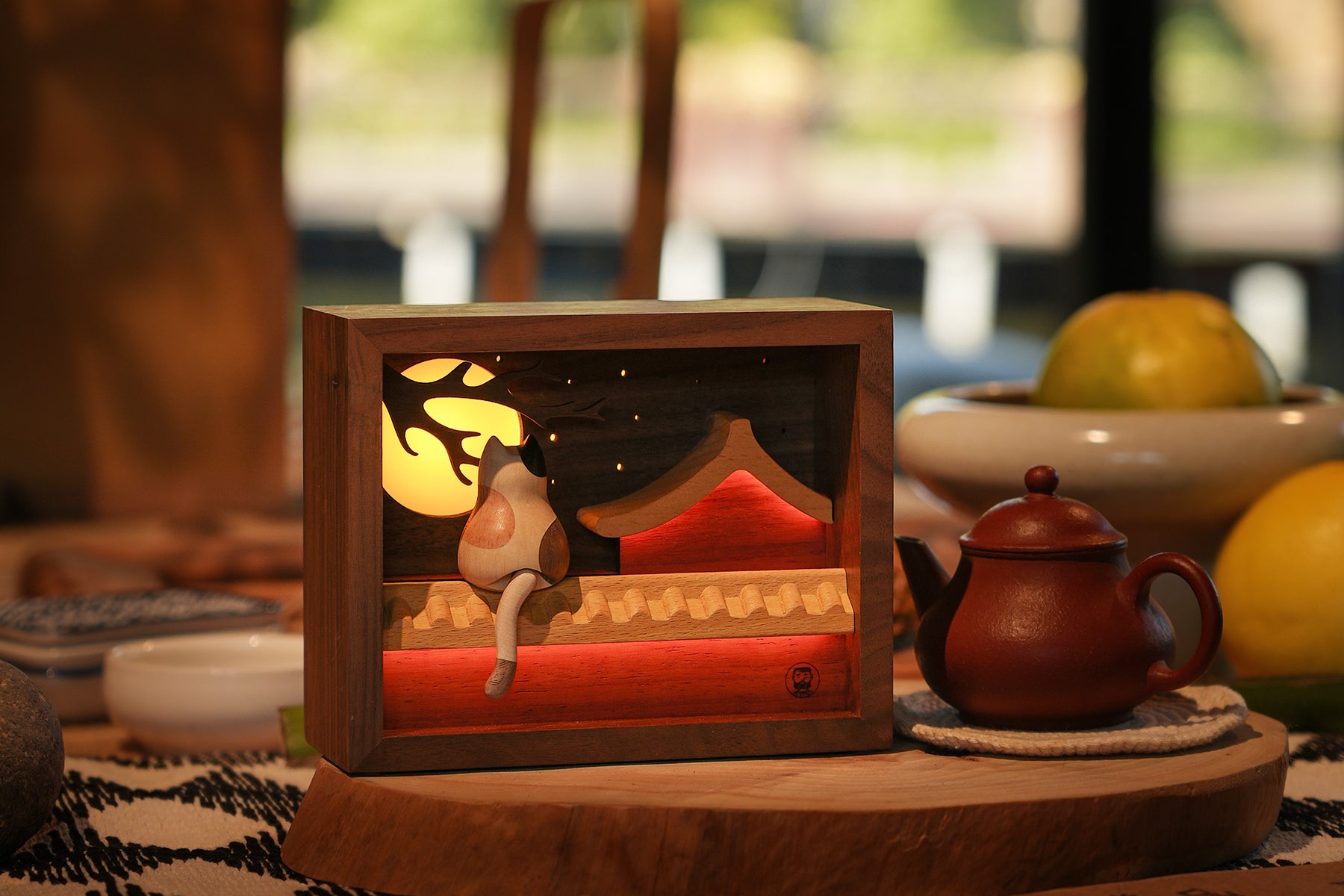 Moon-Gazing Wooden Cat Lamp
