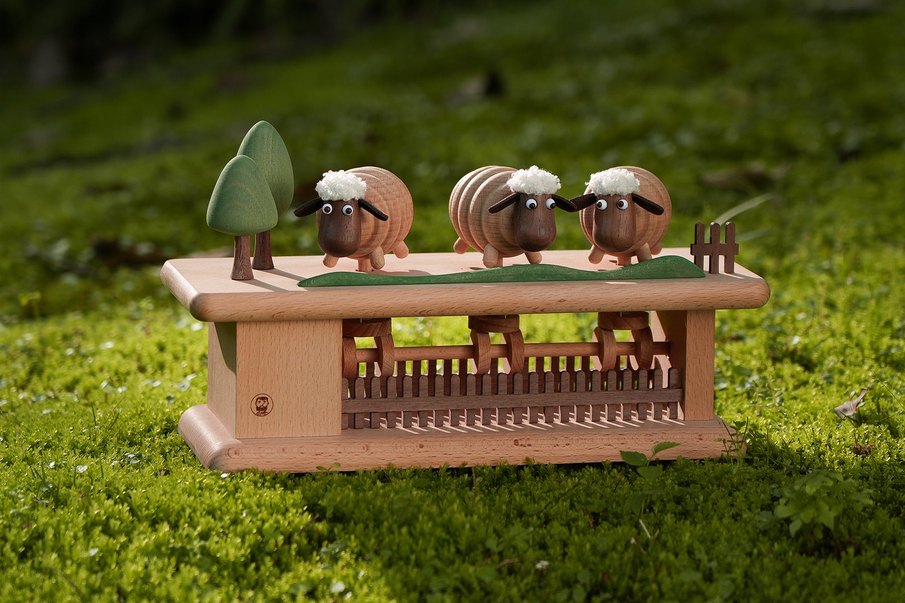 Synchronized Wooden Sheep