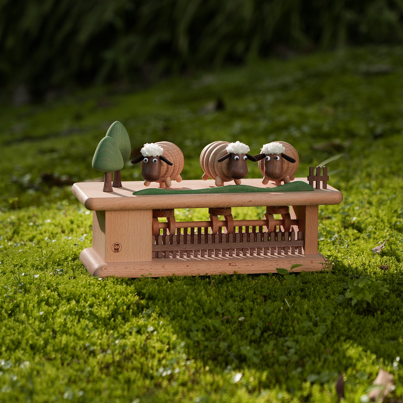 Synchronized Wooden Sheep