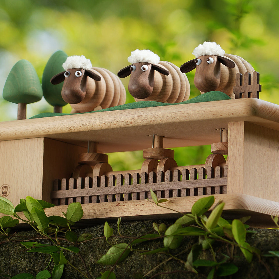 Synchronized Wooden Sheep